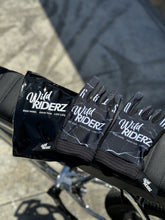 Load image into Gallery viewer, Black lightning Wild Riderz Motorcycle Gloves
